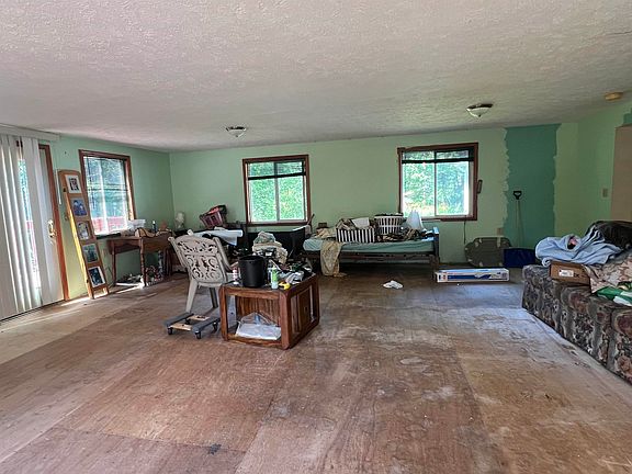 3rd image of 6250 E Long Lake Rd