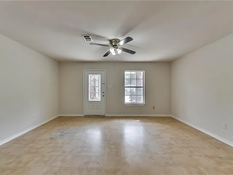 4530 Afton St — Photo 15