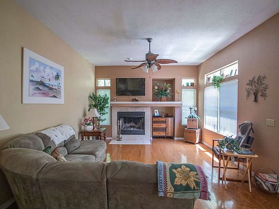 4th image of 579 NW Fleming Ln