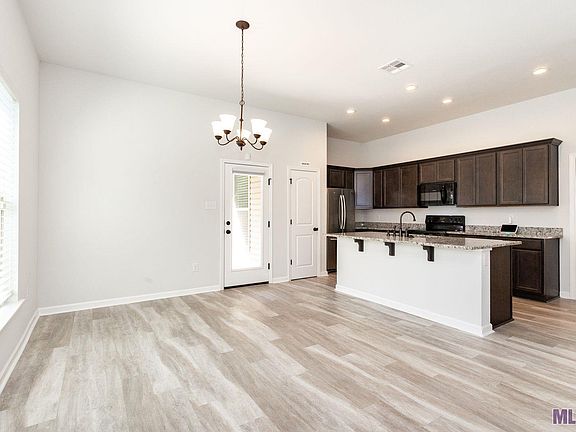 3rd image of 13783 Fig Dr