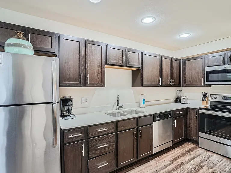 2806 Reagan St #104 — Photo 8