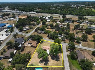 716 Kerry Ln, Azle, TX 76020