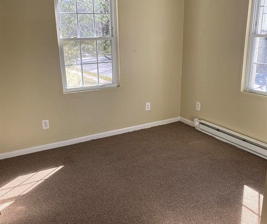 2nd image of 617 Orange Ave NW