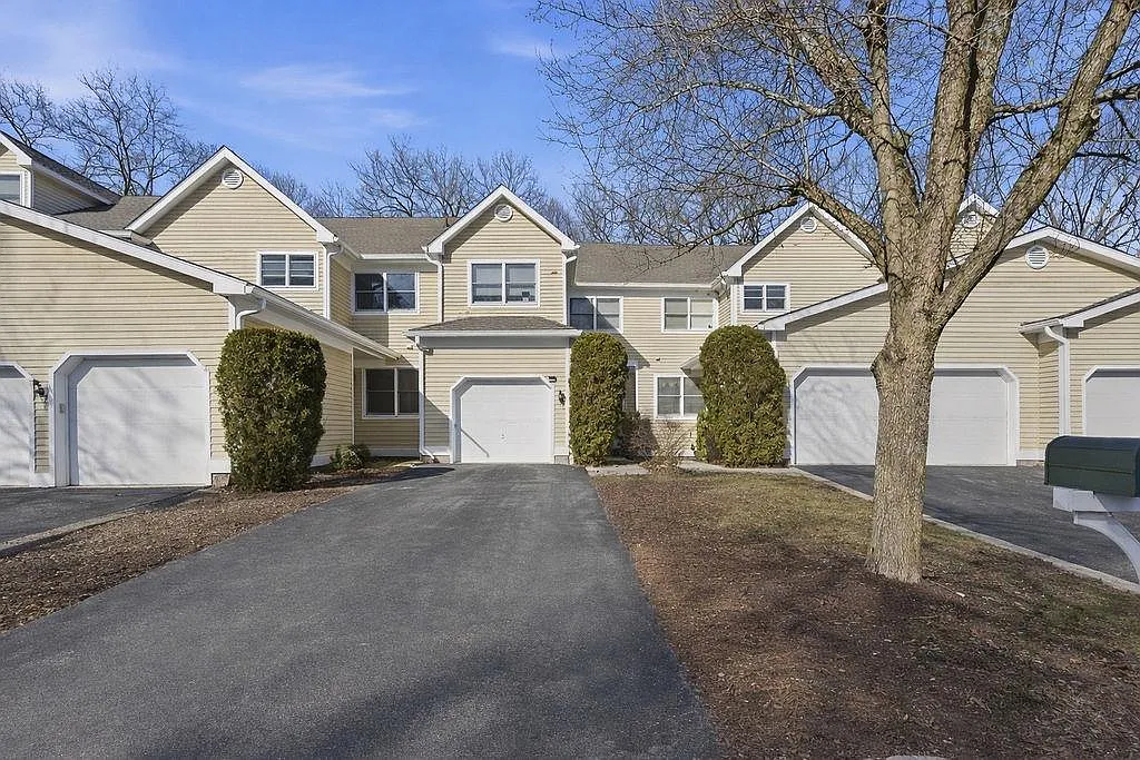 Building Photo - 305 Glenwood Dr #3