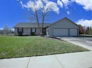 2101 Olde Country Cir, Kaukauna, WI 54130