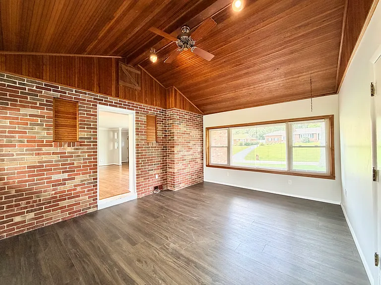 24 Lincord Dr — Photo 13