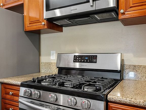 4th image of 1090 Cabrillo Park Dr