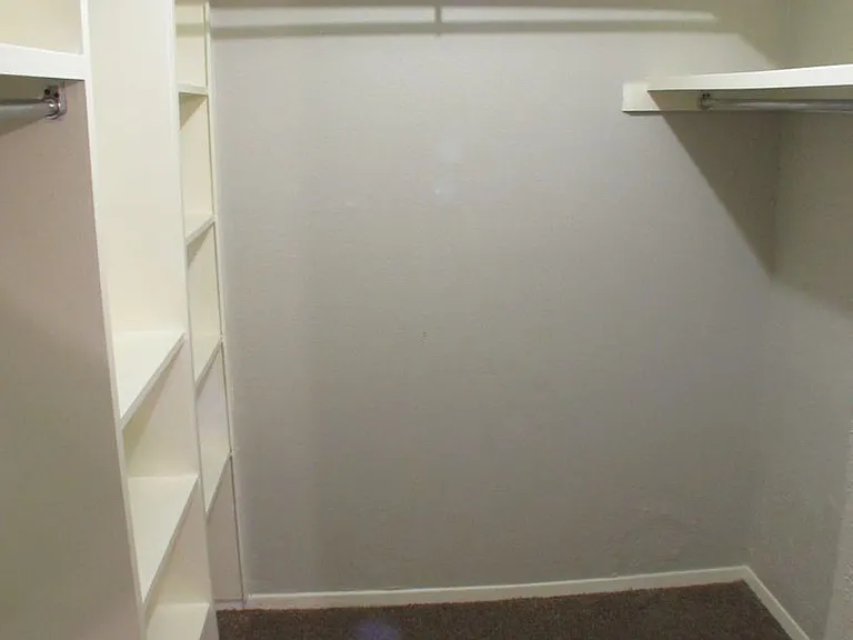 10406 Shadow Bend Dr — Photo 25