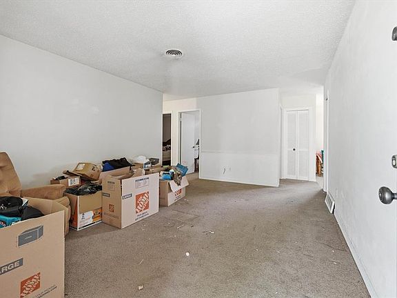 3rd image of 508 SW 60th Ter