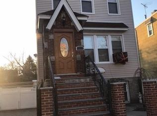 7160 70th St, Ridgewood, NY 11385