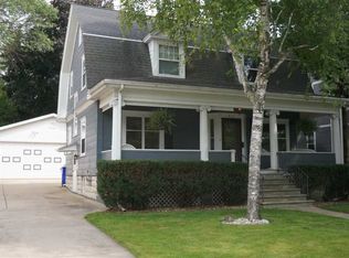 823 S Jefferson St, Green Bay, WI 54301