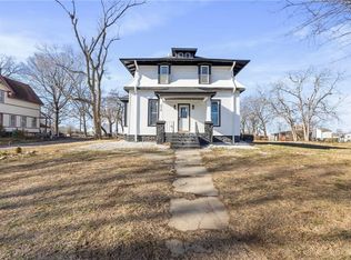 236 S Ash St, Ottawa, KS 66067