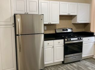 839 W Cornelia Ave, Chicago, IL 60657