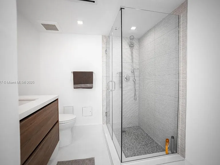 5600 Collins Ave #14K — Photo 14