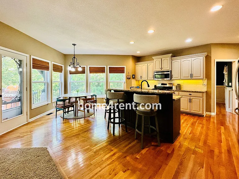 12648 S Hallet St — Photo 18