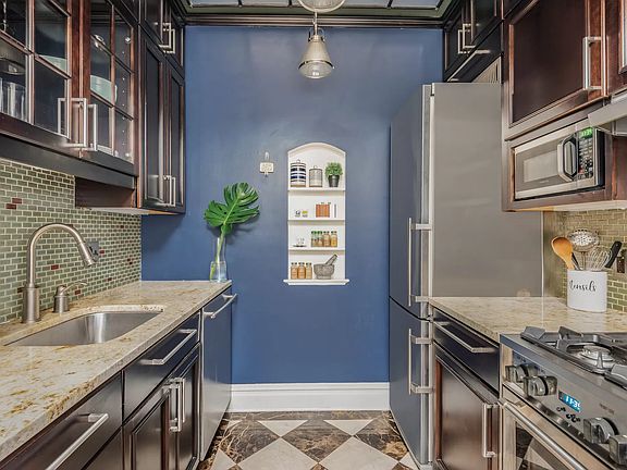 5th image of 140 8th Ave APT 5N