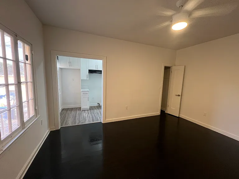 127 N Edgemont St #4 — Photo 5