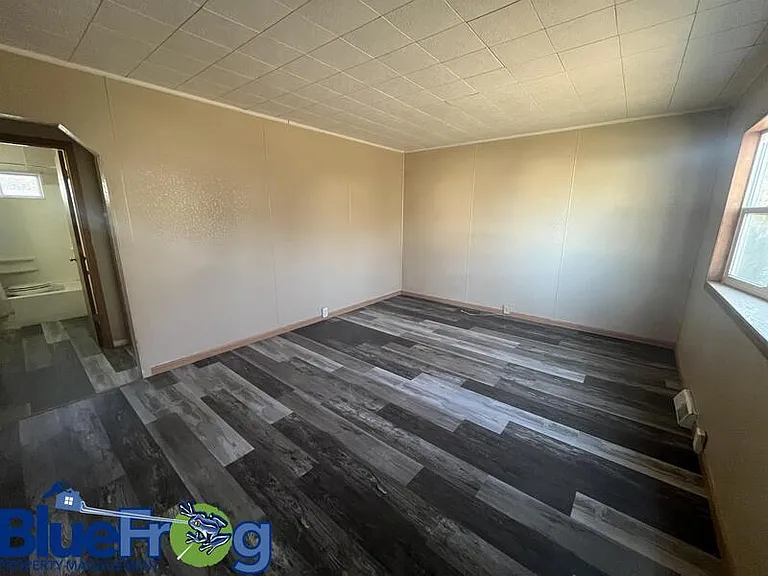 1131 S Greenwood Ave — Photo 6