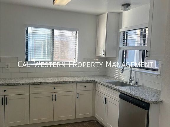 2nd image of 272 W Sunnyoaks Ave