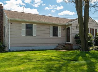 36 Central St, Greenlawn, NY 11740