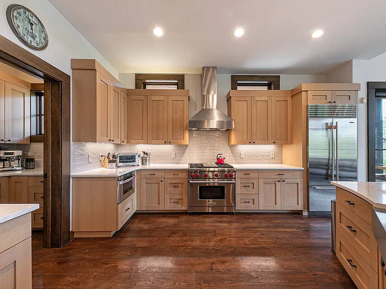8615 Huntington Ct — Photo 12