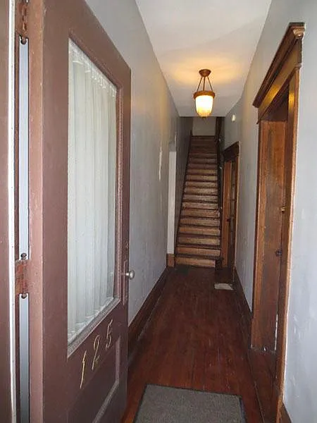 Building Photo - 125 W 1st Ave #C