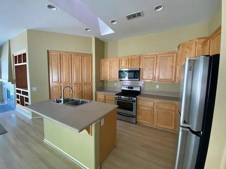 33076 Tivoli St — Photo 6