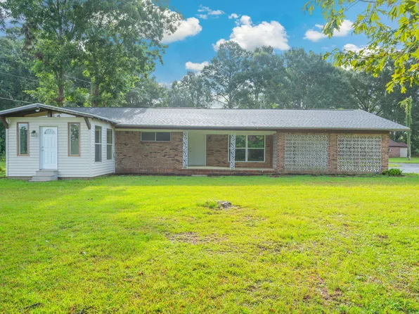 6127 Barnes Rd, Crestview, FL 32536