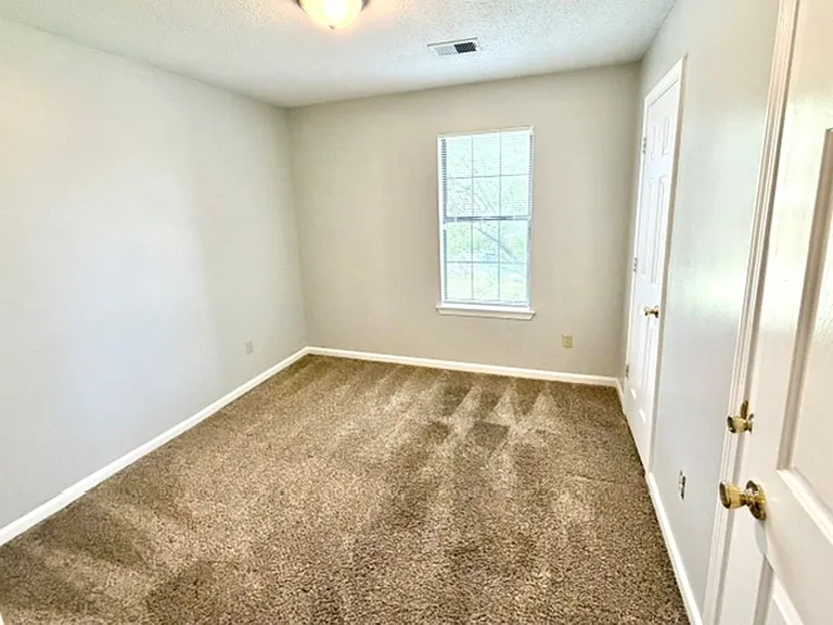 5435 Gardendale St — Photo 13
