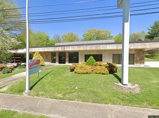 138 Main St, Mount Carmel, TN 37645