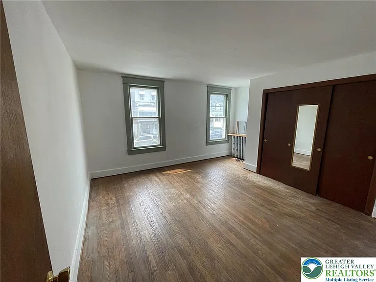 149 E High St — Photo 7