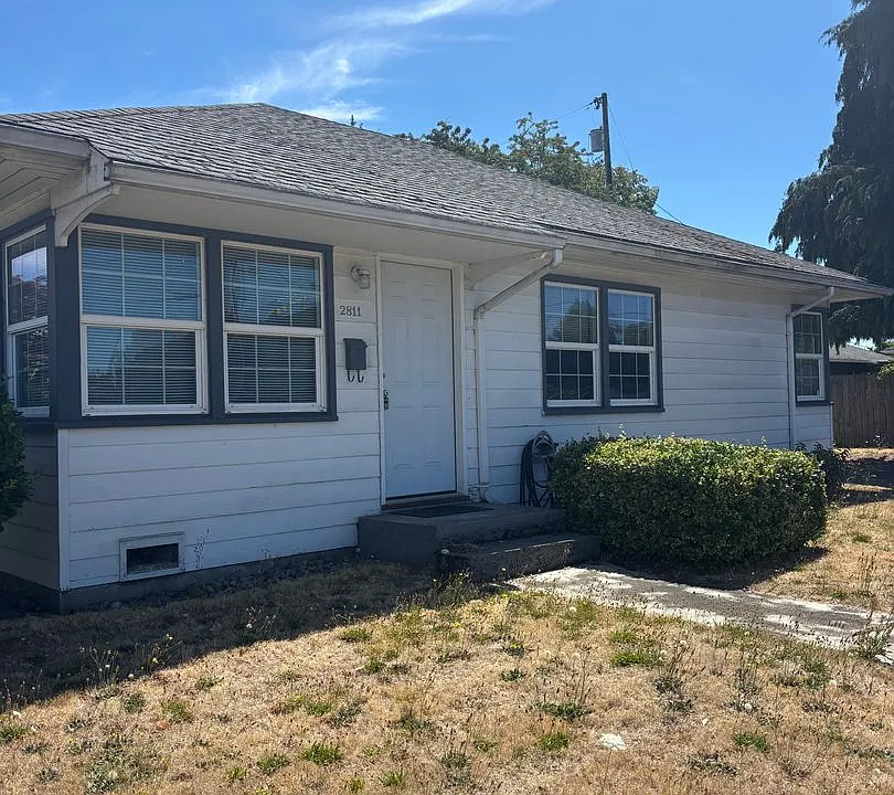 2811 Grand Blvd