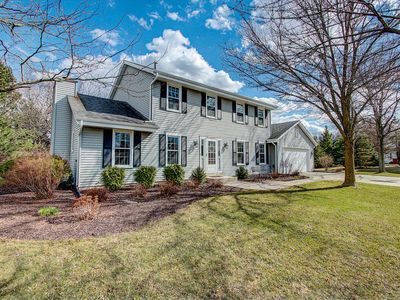 W166N10860 Carriage Ct, Germantown, WI, 53022