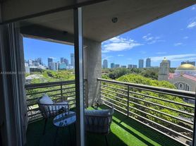 2400 SW 3rd Ave