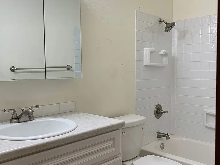 1626 E 16th St #40 — Photo 7
