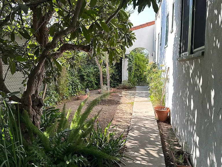4933 Aldama St — Photo 13