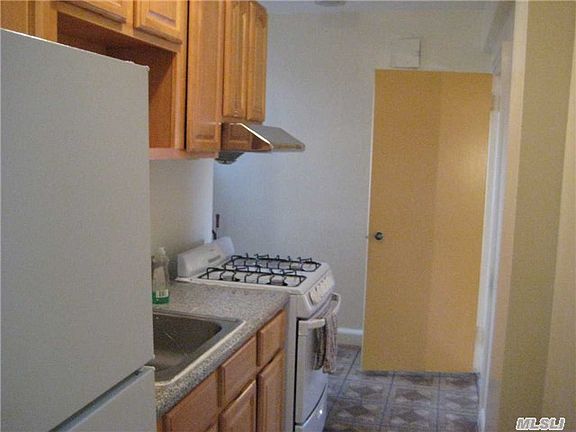 3rd image of 8625 Dongan Ave APT 6C