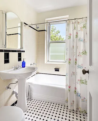 Sold by Compass | media 22