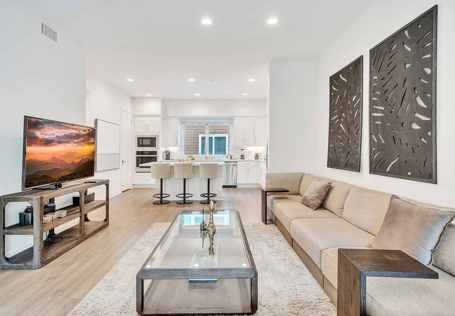 2 bed, 2.5 bath, 1506 sqft, $8,000 — Photo 1