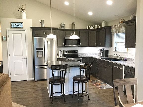 3rd image of 4198 Ledgewater Dr