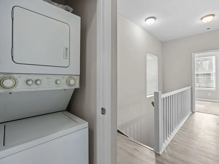 126 Linden Avenue — Photo 40