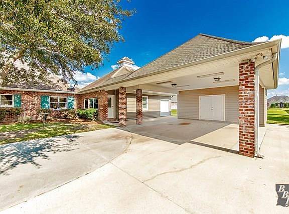 2nd image of 151 Lake Decade Ct
