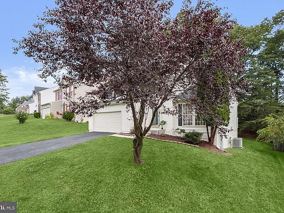 4th image of 910 Minglewood Ln