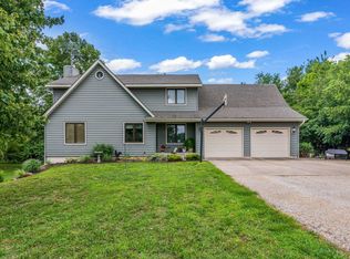 5640 SE Croco Rd, Berryton, KS 66409