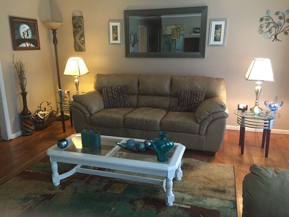 1st image of 161 Meadowlark Ln
