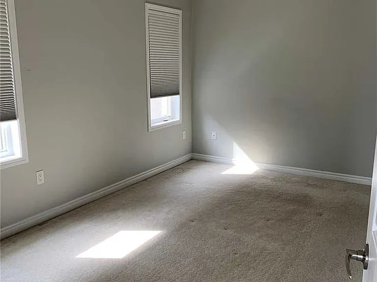 293 Eves Gate — Photo 9