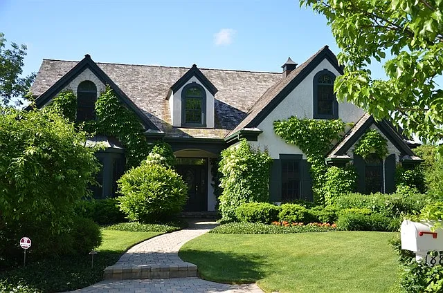 1885 W North Pond Ln photo 1