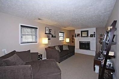 4th image of 553 Nelson Dr