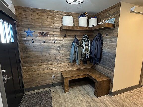Custom Entry Bench