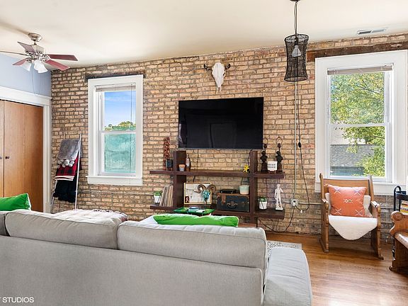 4th image of 3007 W Lyndale St